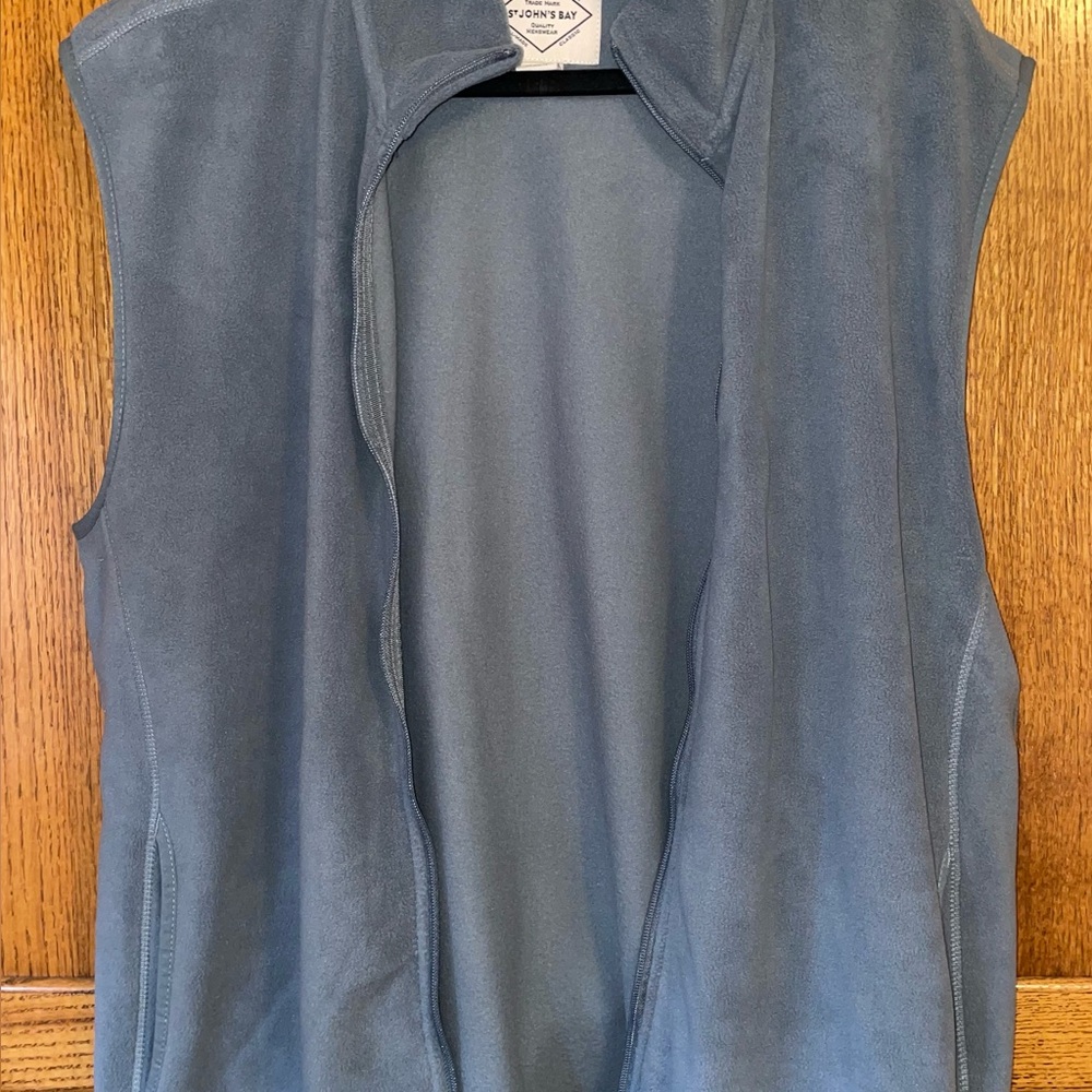 St. John's Bay Grey Quality Menswear Vest. Size Large
